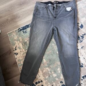 Torrid size 20 bombshell skinny gray distressed jeans